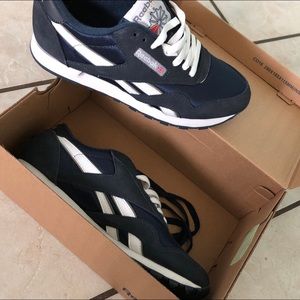 Blue Classic Reeboks SIZE 7.5 WOMEN